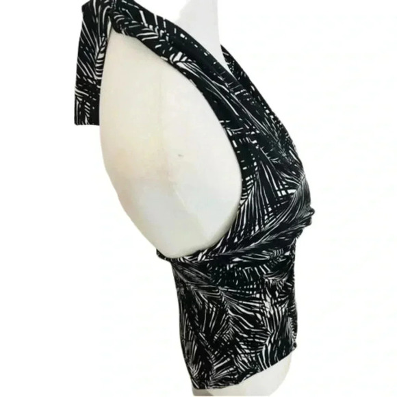 Michael Kors MICHAEL black & white haulter swimsuit ☀️ - Picture 10 of 12